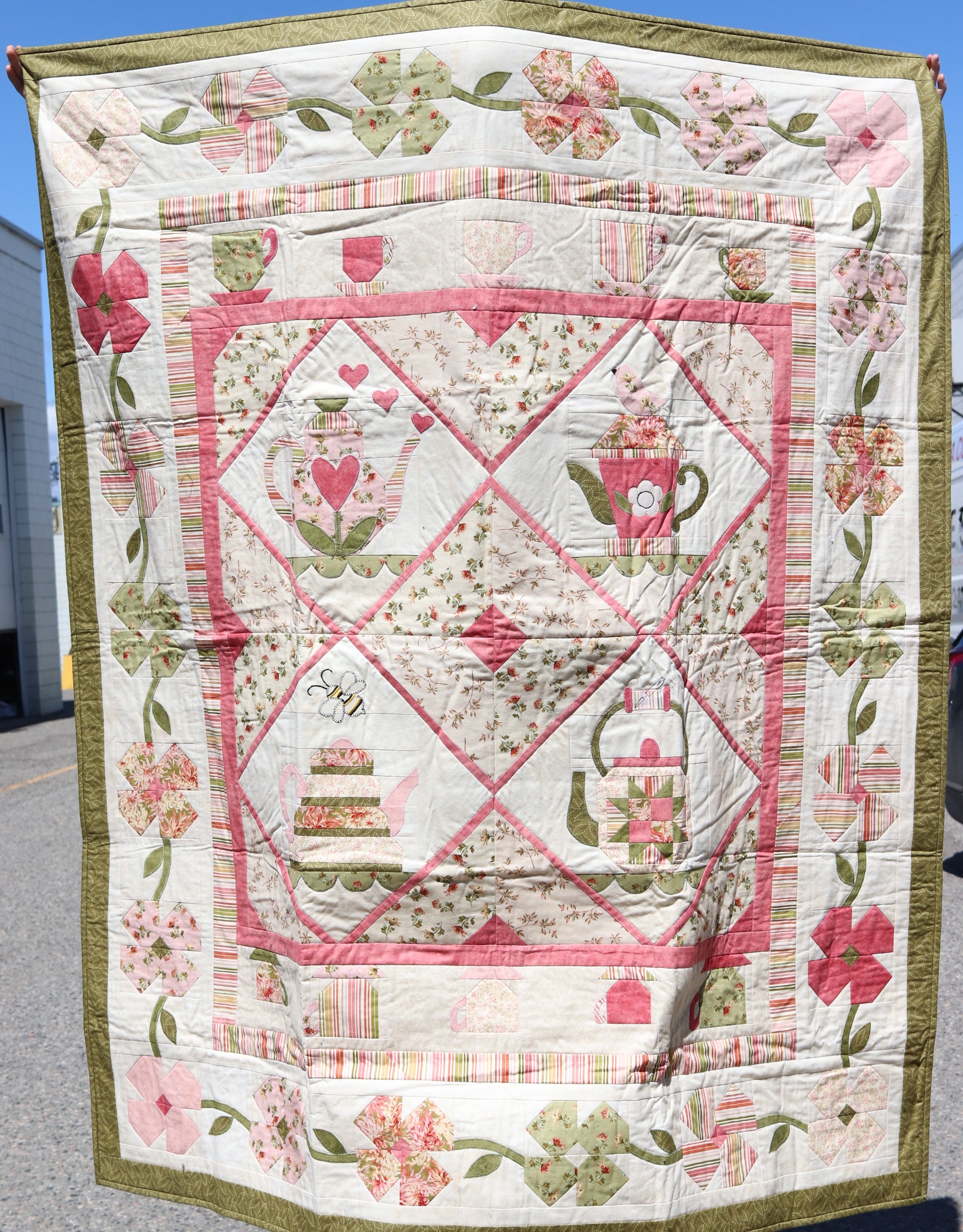 Store Sample- Twin Quilt- Applique Flowers