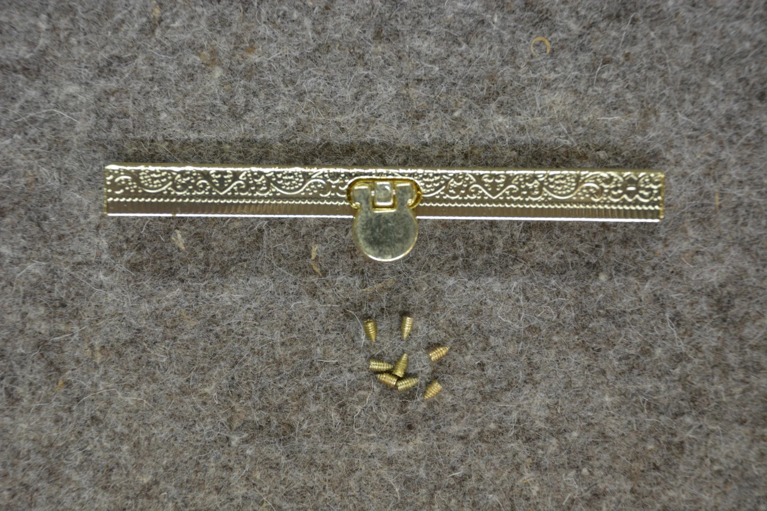 Small Embossed Wallet Clasp 4 1/2in wide in Gold