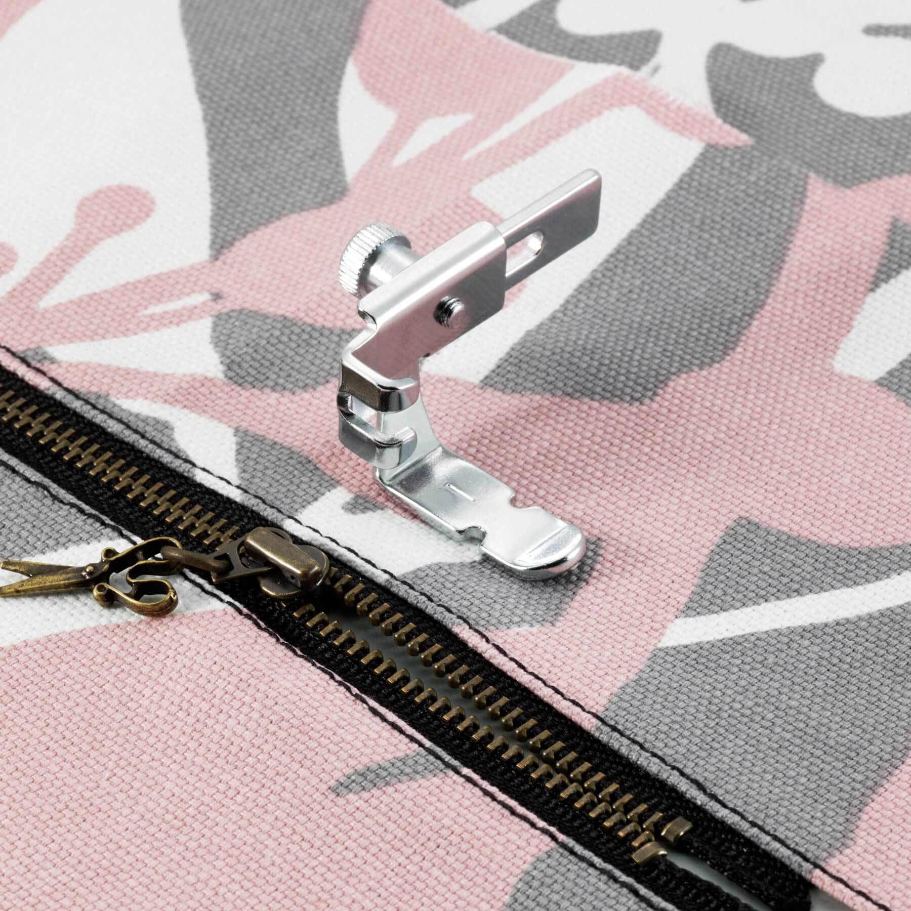 Brother - SA161 - Adjustable Zipper Foot