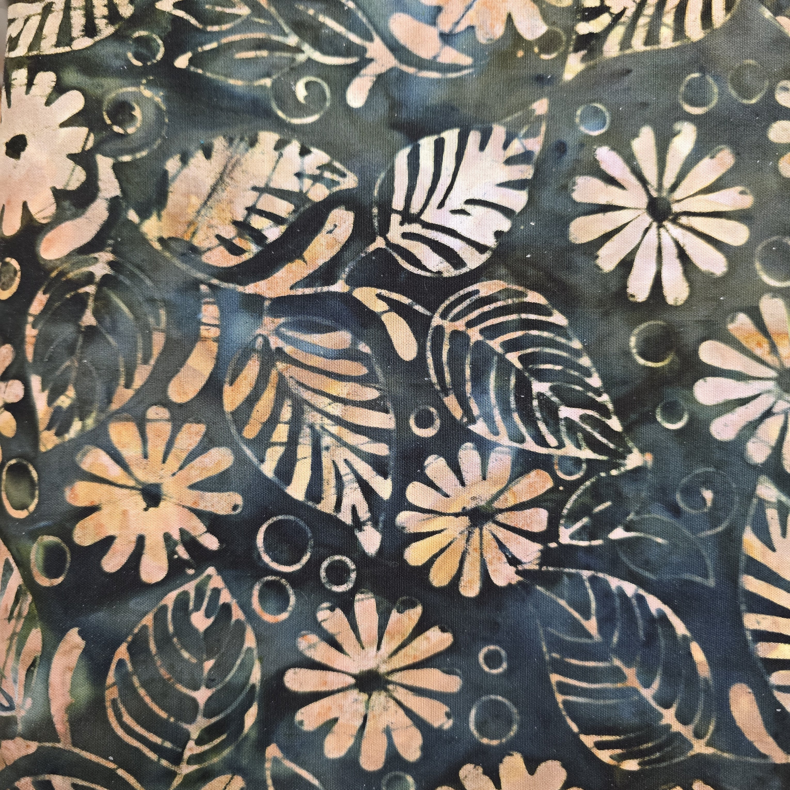 Boreal Batiks Green Taupe Leaves