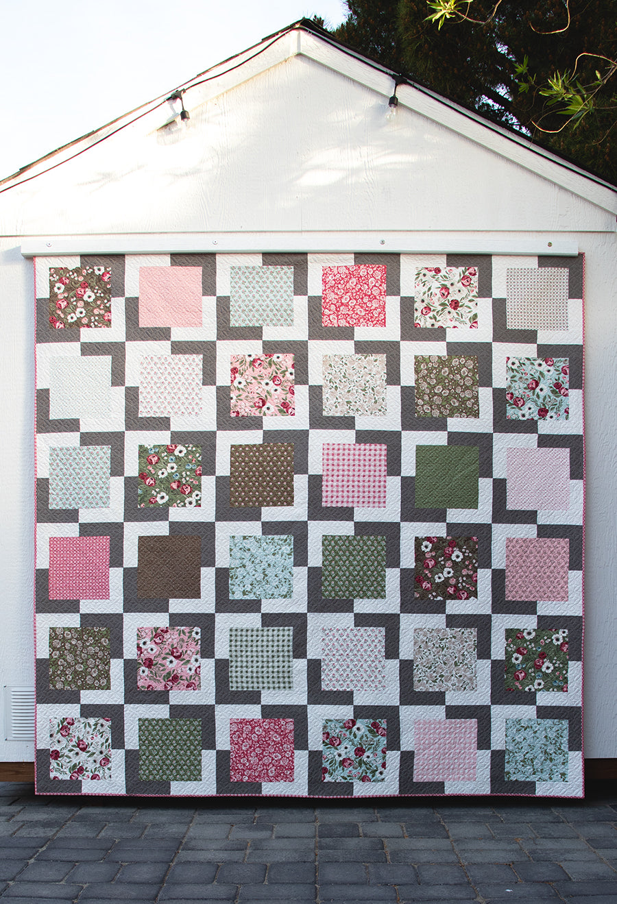 Lella Boutique - Iconic Quilt Pattern - LB222