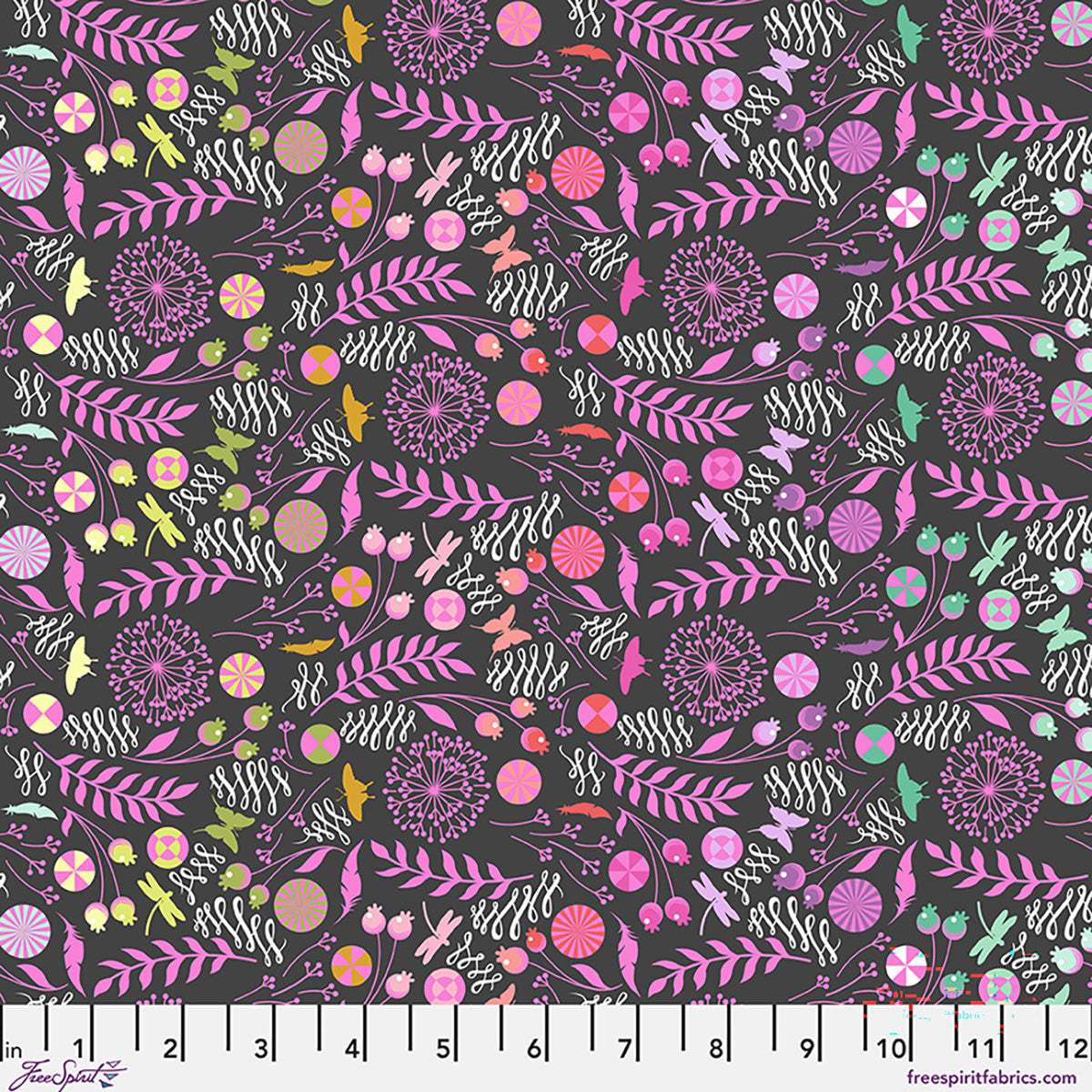 Tula Pink - Prince Charming  Déjà Vu  -  Dandelion - Licorice - PWTP279.LICORICE