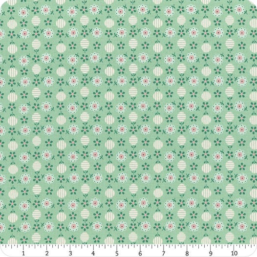 Riley Blake - Lori Holt - Berry & Sage - Sage Leaf Apron - C17390-LEAF